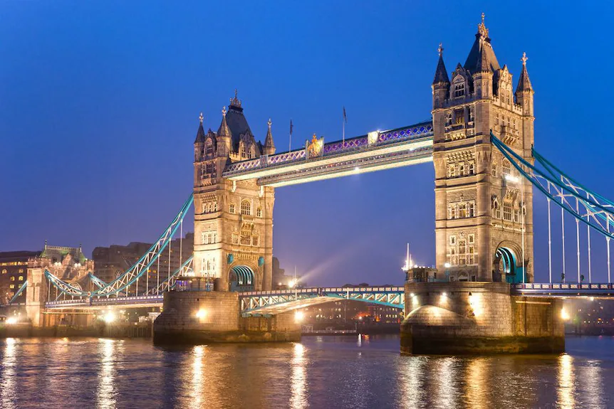 Experience Luxury and Comfort at Hotel Tower Bridge in London