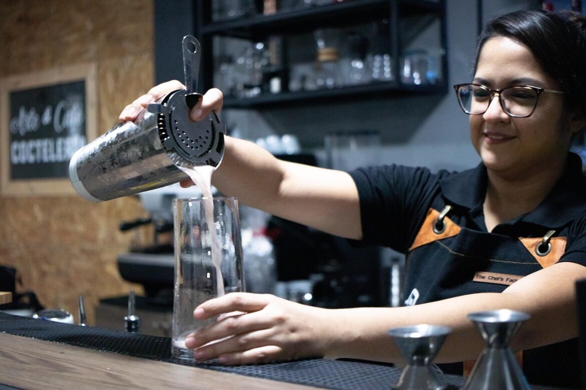Why a Licensed Bartender for Hire Is the Key to a Successful Event